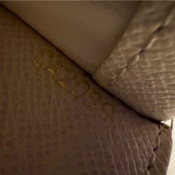 AUTHENTIC Louis Vuitton Adèle wallet - Picture 11 of 12